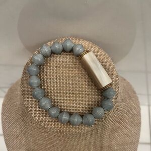 💜Grey Akola bead and bone stretch braclet